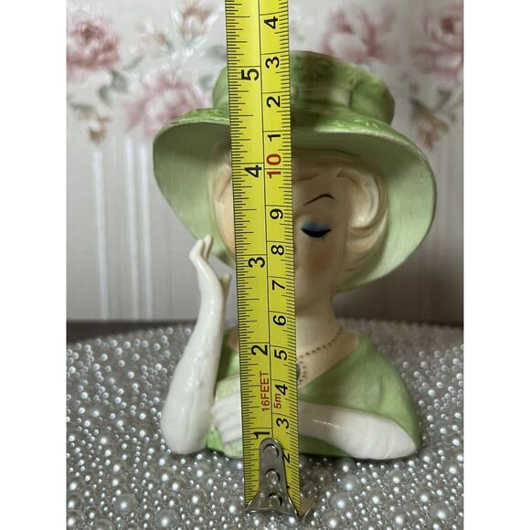 VINTAGE LEFTON 1736 LADY HEAD VASE, Mint Green With White Gloves - Picture 2 of 8